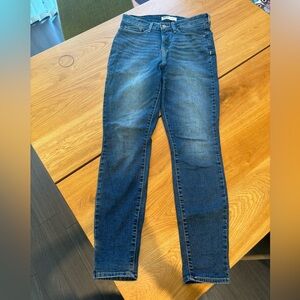 Womens Levi’s jeans